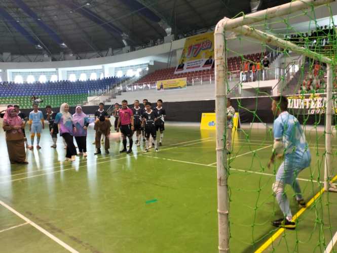 Anggota DPR RI Beri Kejutan di Pembukaan Turnamen Futsal 