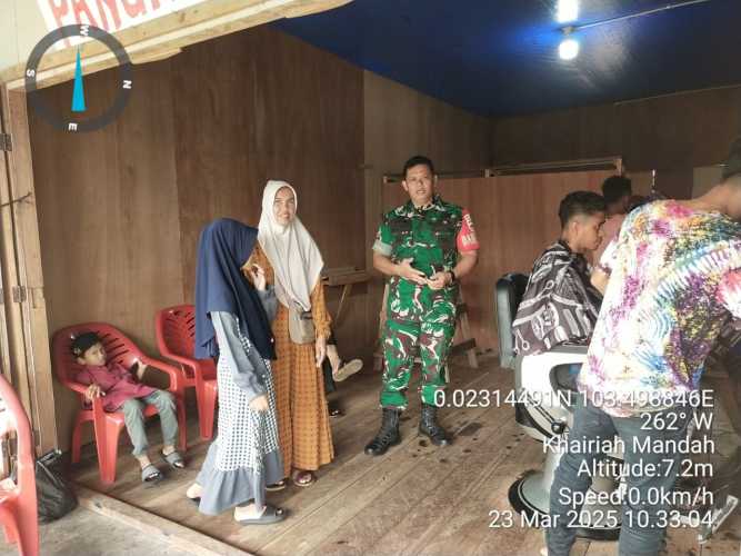 Babinsa Kopda Hendri Jalin Silaturahmi dan Himbau Keamanan di Bulan Ramadhan