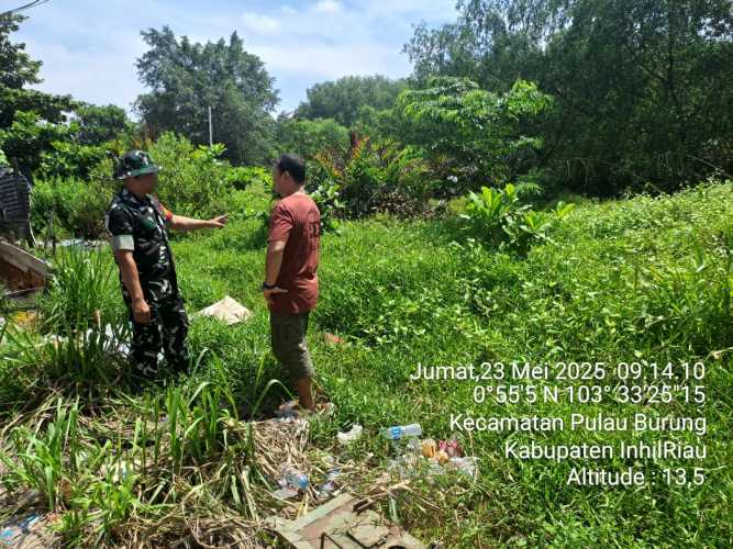 Babinsa Koramil 11/PBR Rutin Lakukan Pengawasan Karhutla