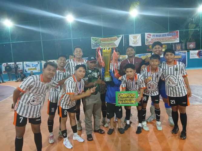 Danramil 11/Pulau Burung Resmi Tutup Turnamen Futsal Danramil Cup 2025 dalam Rangka HUT Ke-80 TNI