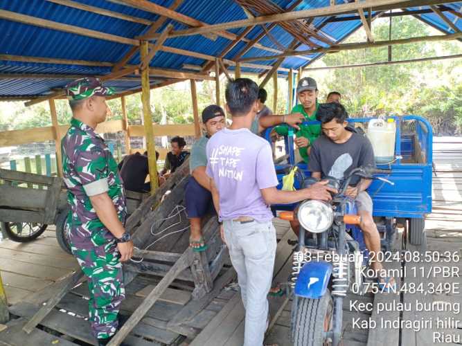 Cegah Barang Ilegal Masuk,Babinsa Lakukan Pengecekkan Ke Pelabuhan dan Pangkalan Ojek