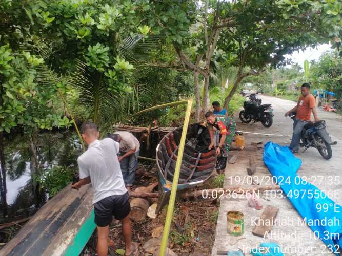 Babinsa Mandah Kampanyekan Keselamatan Berlayar