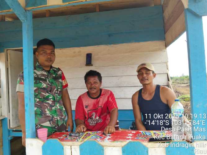 Babinsa Koramil 12/Batang Tuaka Ajak Warga Jaga Keamanan dan Keselamatan di Lingkungan Kerja