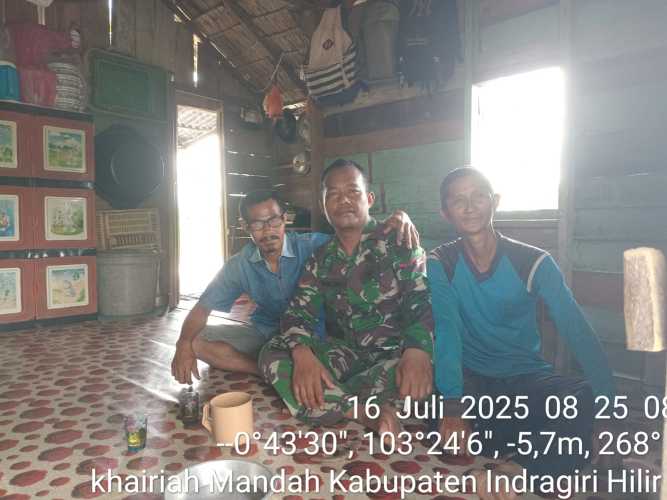 Babinsa Gandeng Masyarakat Setempat Wujudkan Kamtibmas Terpadu di Desa Bolak Raya