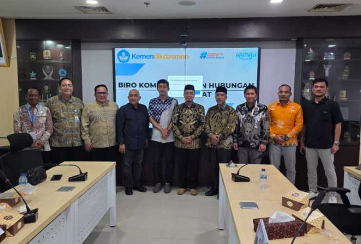 Komisi II DPRD Kampar Kunjungi Kemendikdasmen Untuk Jemput Kepastian Status Guru Non-ASN