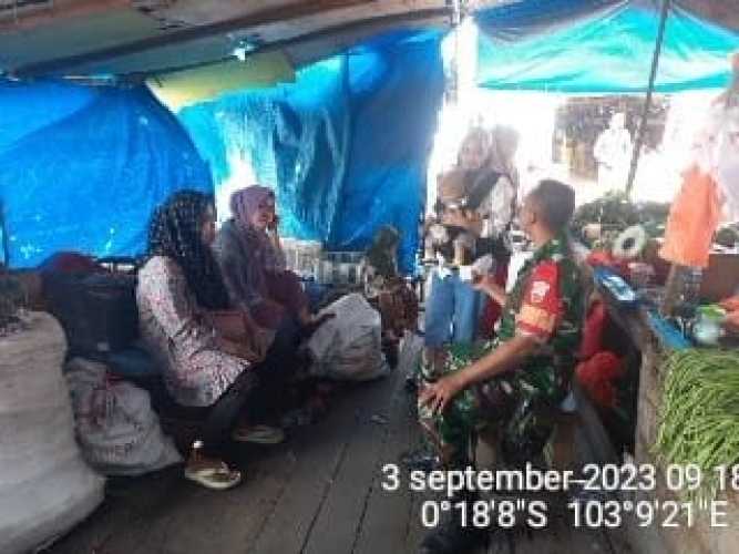 Babinsa Kota Ramah Tamah dengan Warga Bina Komsos yang Intensif