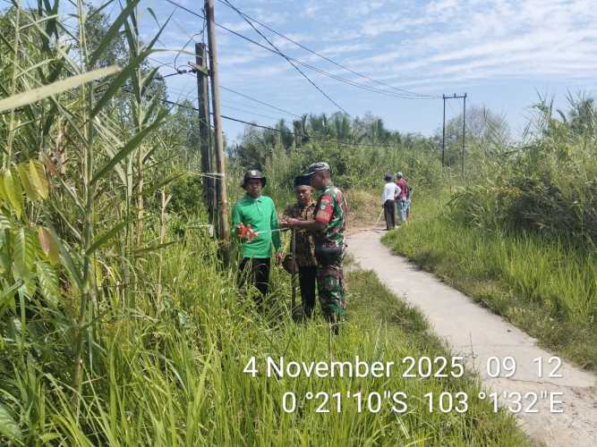 Babinsa Koramil 01/TBH Laksanakan Patroli Tapal Batas di Wilayah Kelurahan Tembilahan Hilir