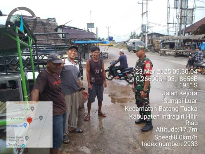 Babinsa Serda Syafrijon Tekankan Keselamatan Kerja di Desa Sungai Luar