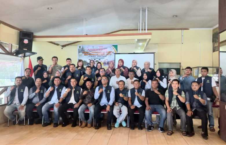 Terpilih Aklamasi, H Edison,SH,MH Nakhodai Ketua Umum IKA UIR Inhil Periode 2025-2030