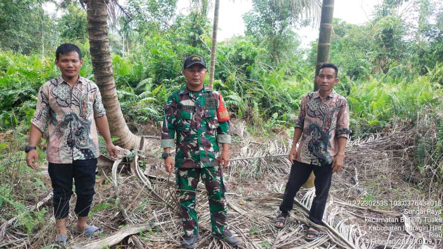 Babinsa Sungai Raya Gencarkan Sosialisasi dan Patroli Pencegahan Karhutla