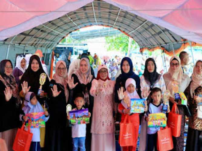Wabup Kampar Berikan Apresiasi atas Kreativitas Anak dan Orang Tua pada Lomba Mewarnai Parenting