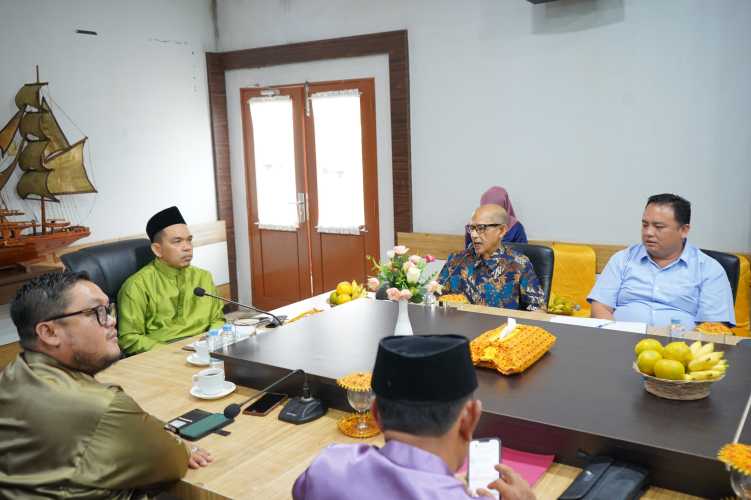 Pj Bupati Inhil Bahas Pemanfaatan Pelabuhan Parit 21 Bersama PT Korindo Komplit Karbon