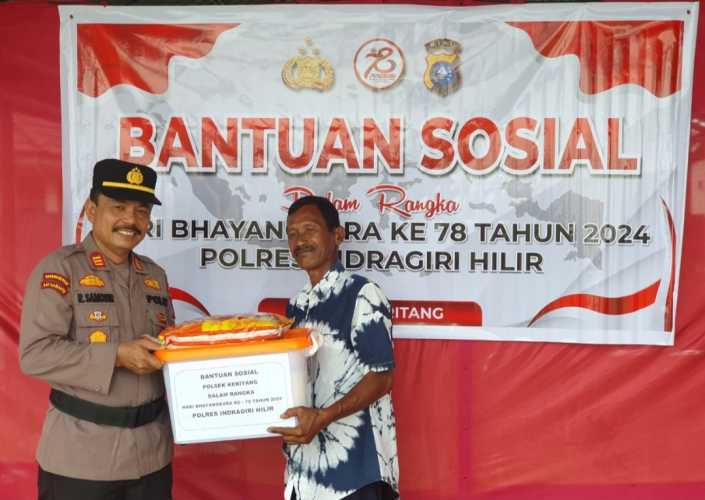 Sempena HUT Bhayangkara Ke -78, Kapolsek Keritang Pimpin Aksi Sosial