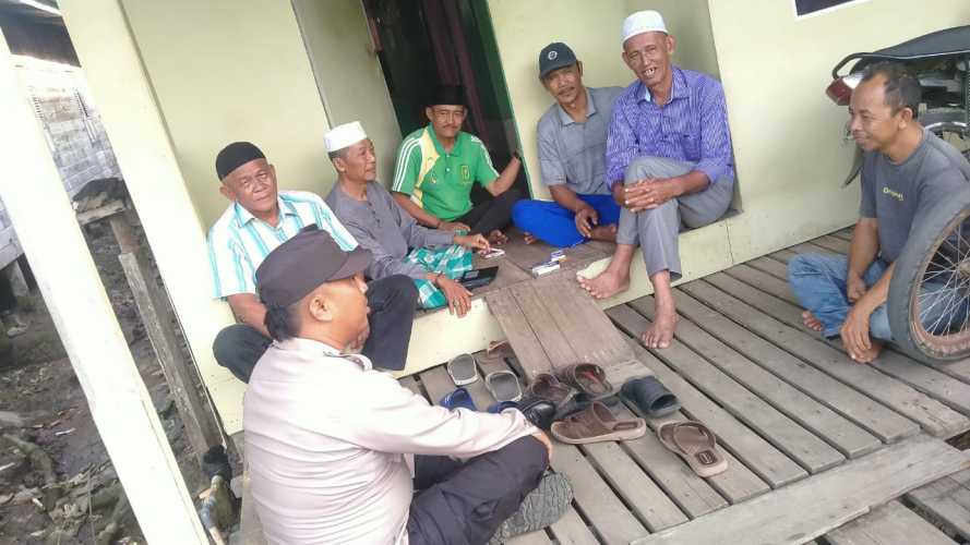 Jalin Silaturahmi & Pelihara Kamtibmas Personel Polsek Enok tingkatkan Kegiatan Sambang warga