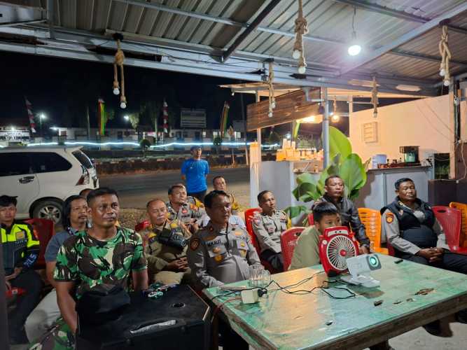 Polsek Kemuning Gelar Nobar Piala Dunia 2026 Bersama Masyarakat, Situasi Aman dan Kondusif