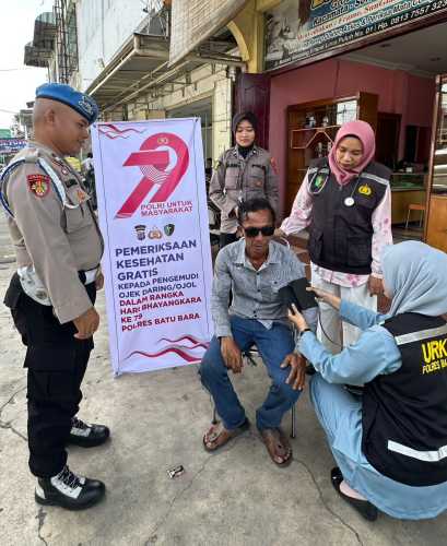 Sie Dokkes Polres Batu Bara Lakukan Pemeriksaan Kesehatan bagi Pengemudi Becak Bermotor dan Ojek Offline