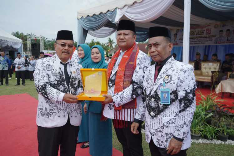 Hari Guru Nasional 2025, Bupati Asahan Tegaskan Guru sebagai Pondasi Generasi Emas