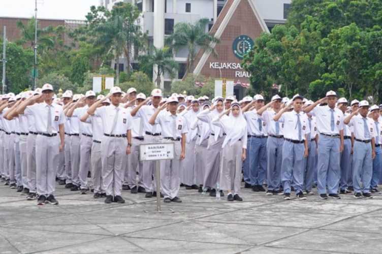 Siswa Kurang Mampu di Riau Bakal Dapat Seragam Gratis, Disdik Beri Penjelasan