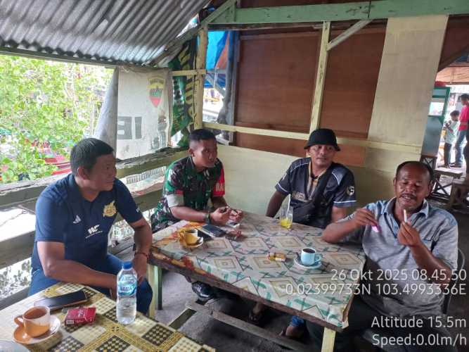 Babinsa Koramil 08/Mandah Laksanakan Komduk Untuk Temukenali Problem Sosial di Wilayah Binaan