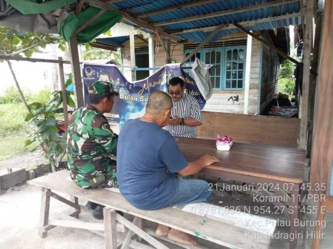 Sertu Wisnu Hartono Patroli Dialogis Jaga Kebersihan dan Keamanan Lingkungan