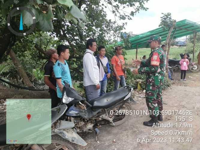 Praka Hendri Berbaur dengan Para Pelajar