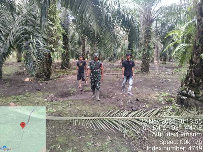 Babinsa Koramil 12/Btk Perpanjang Durasi Patroli Tapal Batas untuk Cegah Penyebaran Titik Api