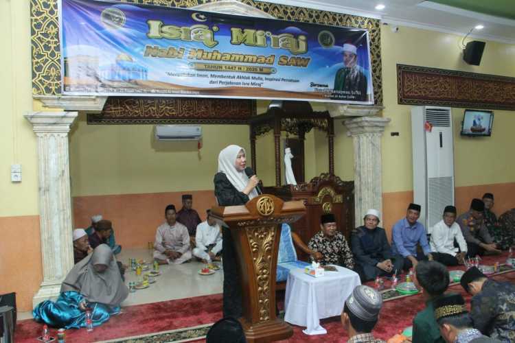 Momentum Peringatan Isra Mi’raj di Masjid Al Imam Pulau Burung, Wabup Yuliantini Ajak Generasi Muda Perkuat Iman dan Akhlak