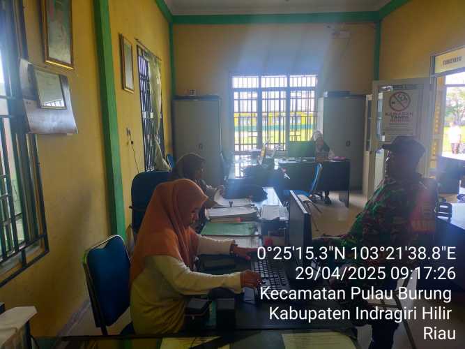 Babinsa Koramil 11/Pulau Burung Kumpulkan Data Demografi untuk Pembuatan Peta Wilayah