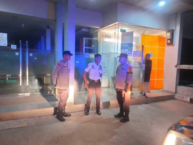 Tingkatkan Keamanan Jelang Pelantikan Presiden dan Wakil Presiden, Polsek Kempas Intensifkan Patroli Malam