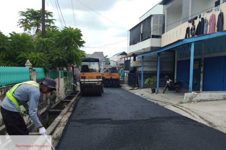 Penantian 10 Tahun Berakhir, Jalan Teluk Leok Akhirnya Lancar di Tangan Agung Nugroho