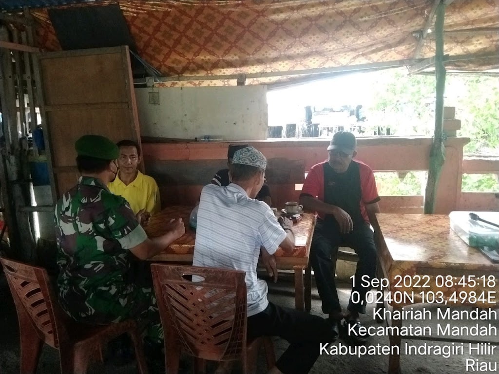 Serda Tomi Firman Babinsa Koramil 08/Mandah Laksanakan Beberapa Sosialisasi