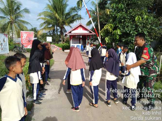 Serda Sukiran Berikan Pembelajaran Dasar Gotong Royong