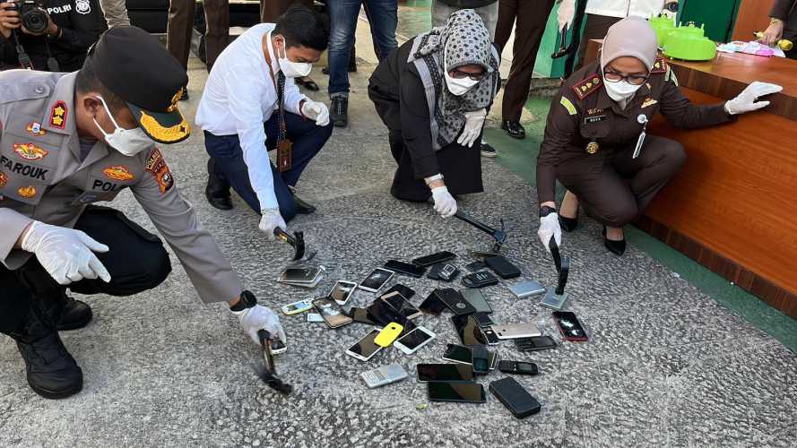 Kejari Inhil Musnahkan Narkoba dan Barang Ilegal dari 100 Perkara Pidana