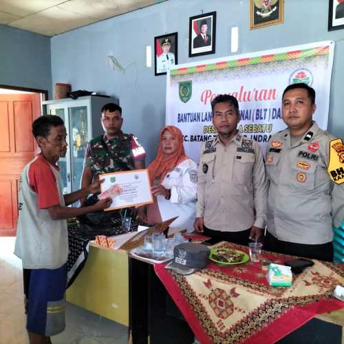 Pemdes Kuala Sebatu Salurkan BLT Kepada 50 Kelurga Harapan