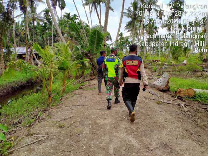 Serka Sugianto Lakukan  Sosialisasi dan Patroli karhutlah di Desa Teluk Bunian