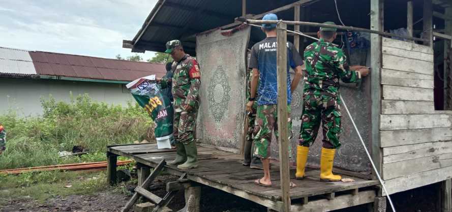 Karya Bakti Sosial Bedah Rumah Koramil 11/Pulau Burung