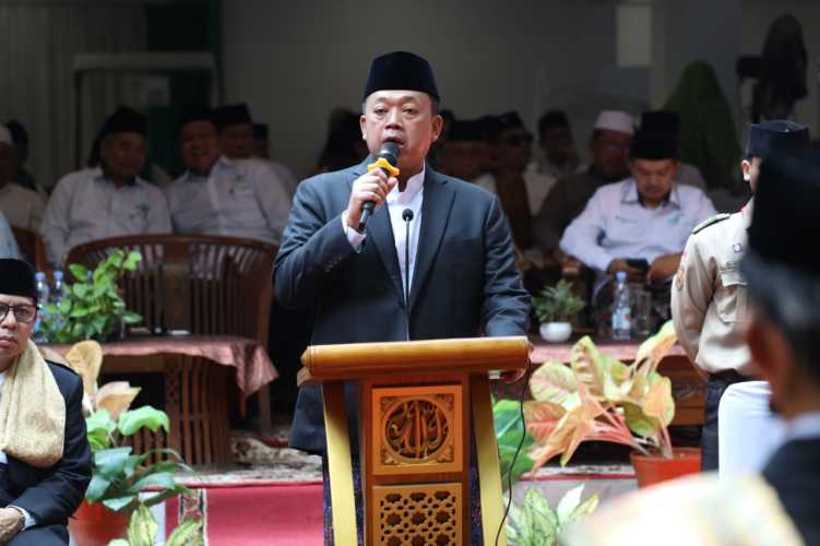 Peringati Hari Santri Nasional 2025, Menteri Nusron: Jadi Generasi yang Menyejahterakan Rakyat Indonesia