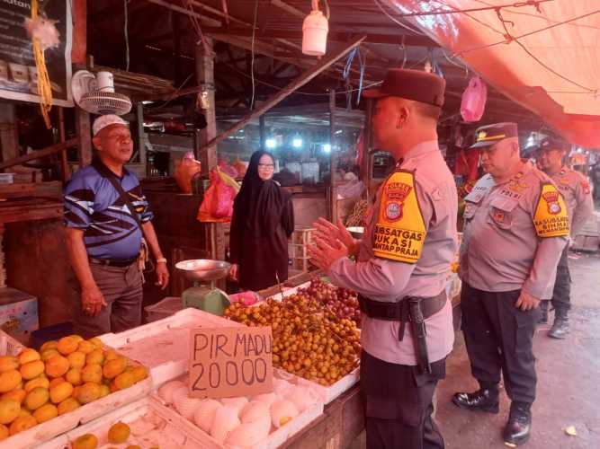 Ciptakan Suasana Yang Aman dan Damai, Sat Binmas Polres Inhil Gelar Cooling System di  Malam Hari