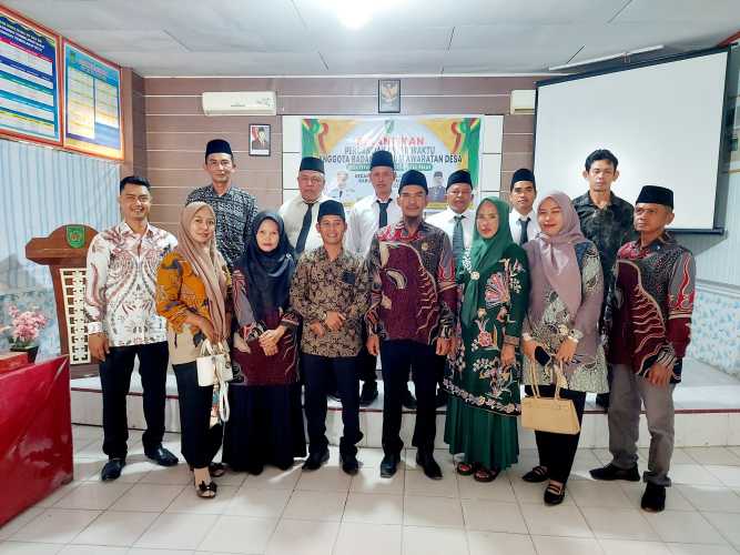 Pelantikan Anggota PAW BPD Pulau Palas Digelar di Kantor Camat Tembilahan Hulu