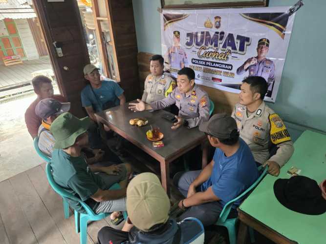 Jumat Curhat di Pelangiran, Kapolsek Ajak Warga Cegah Karhutla Sejak Dini