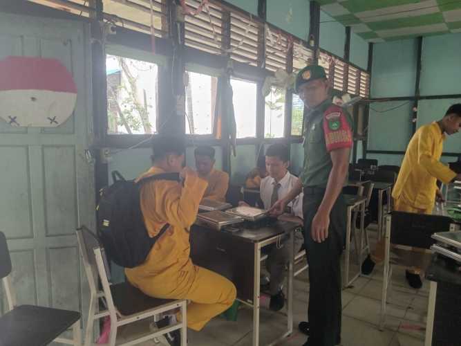 Babinsa Sertu Deni Sutrisno Salurkan 3.262 Porsi Makan Bergizi Gratis di Momen Sumpah Pemuda