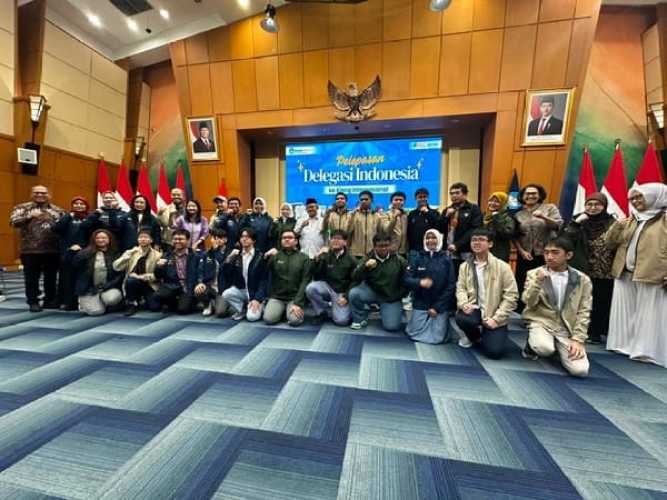 Prof Abdul Mu'ti Lepas Dua Murid MAN 1 Pekanbaru Menuju Olimpiade Sains Internasional
