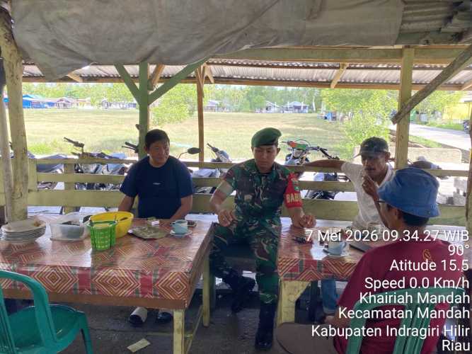 Warga Diajak Jadi Mata dan Teling, Babinsa Mandah Perkuat Sistem Keamanan Lingkungan