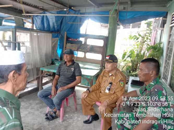 Danpos Koramil 01/Tembilahan Bersama KUPTD DLHK Sosialisasi Penanganan Sampah Rumah Tangga