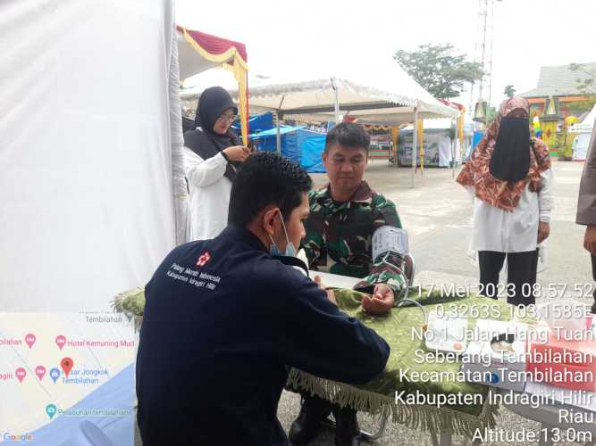 Semarakkan hari pers Nasional sertu Suherman ikut bakti sosial Donor darah