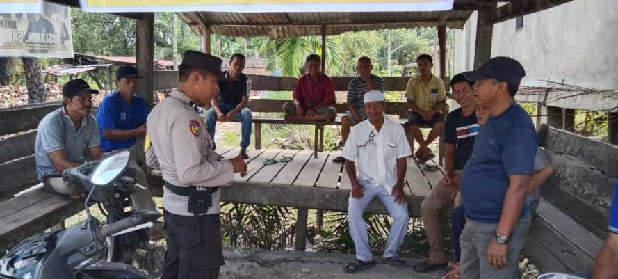 Bhabinkamtibmas Desa Petalongan Ajak Masyarakat Wujudkan Pemilu Damai.