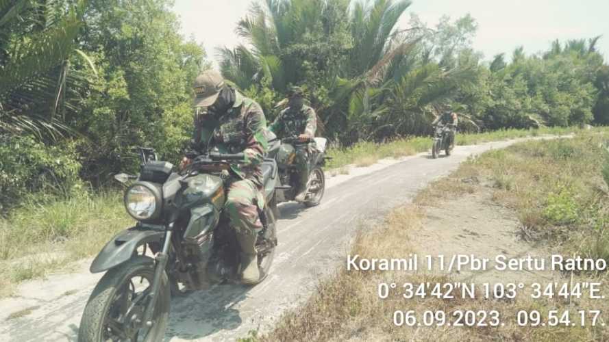 Babinsa Bangkitkan Semangat Pencegahan Karhutlah dengan Patroli Motoris