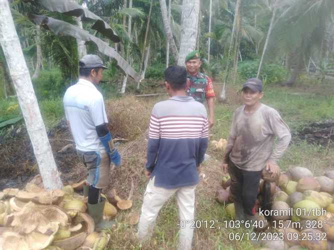 Peltu M.Darmansyah Semangat Bersama Warga Cegah Karhutla