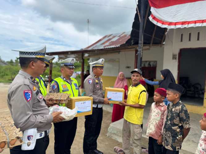 Satlantas Polres Batu Bara Gelar Bakti Sosial di Panti Asuhan Darul Ikhlas Peringati Hari Bhayangkara Lalu Lintas ke-70