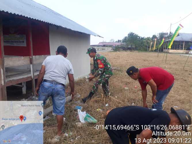 Babinsa Bersikap Arif Menjaga Lingkungan Sekitar